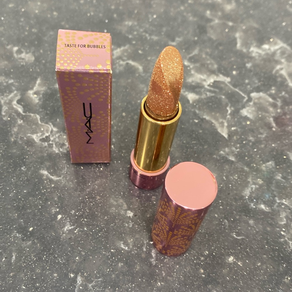 Limited edition Fizzy feels lip balm